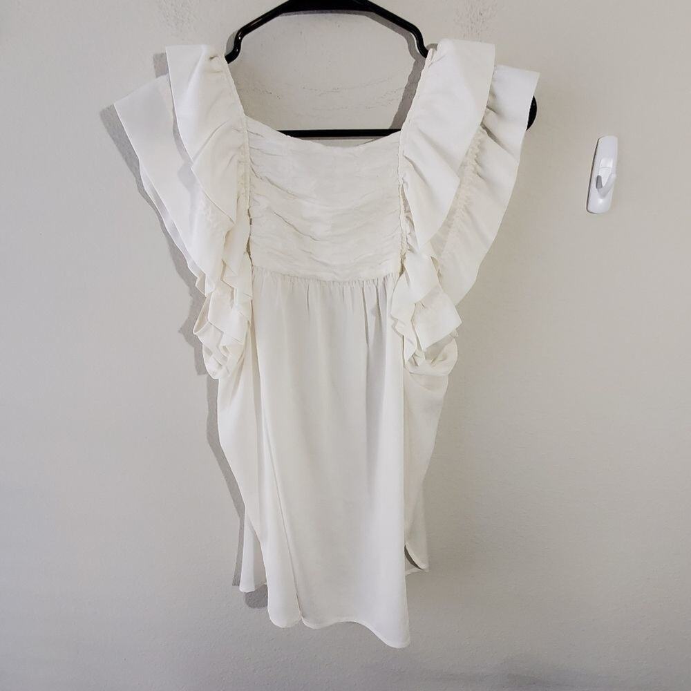 BAR III WHITE RUFFLED sleeve tank top Medium